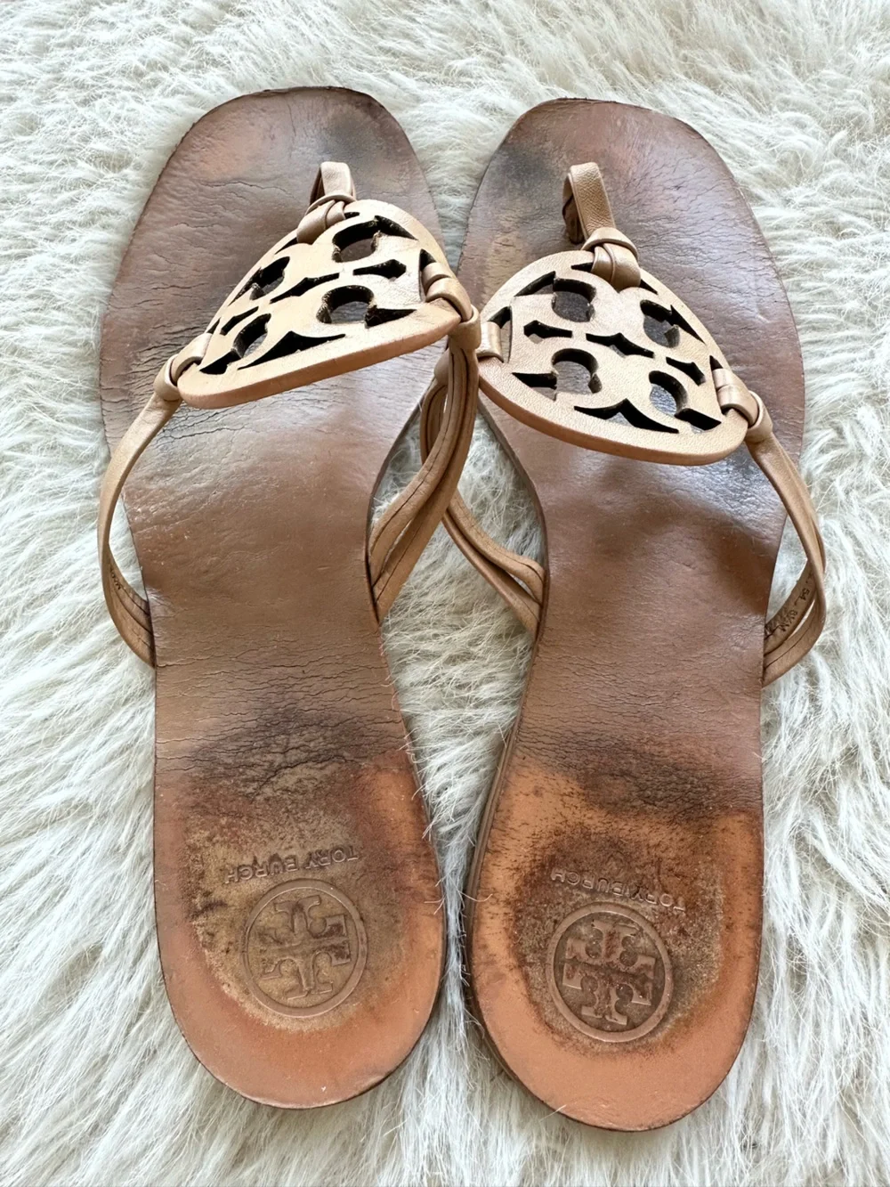 Tory Burch miller Tan Leather Logo Thong Sandals with Cutout Medallion Nude 8.5 - Picture 4 of 14